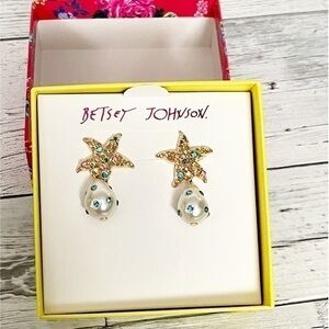 Betsy Johnson Star Fish Drop Pearl Earring’s NIB